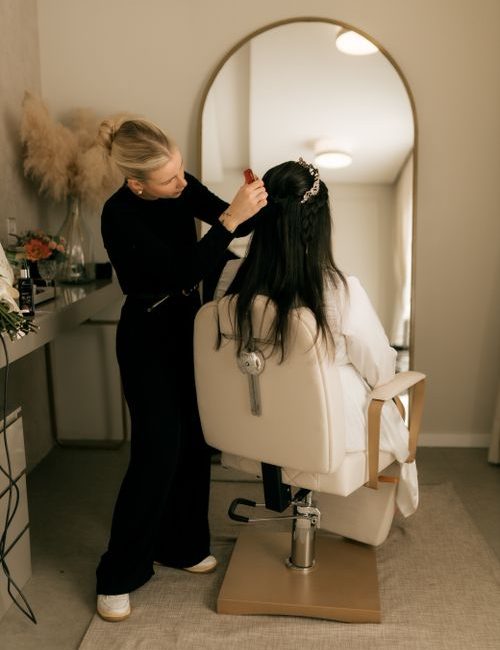 Salon chair and mirror styling station